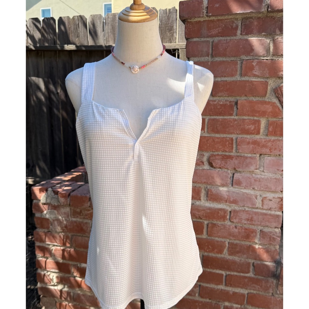 Noracora White Checkered Textured Tank Top Notch V-Neck Sleeveless Size M